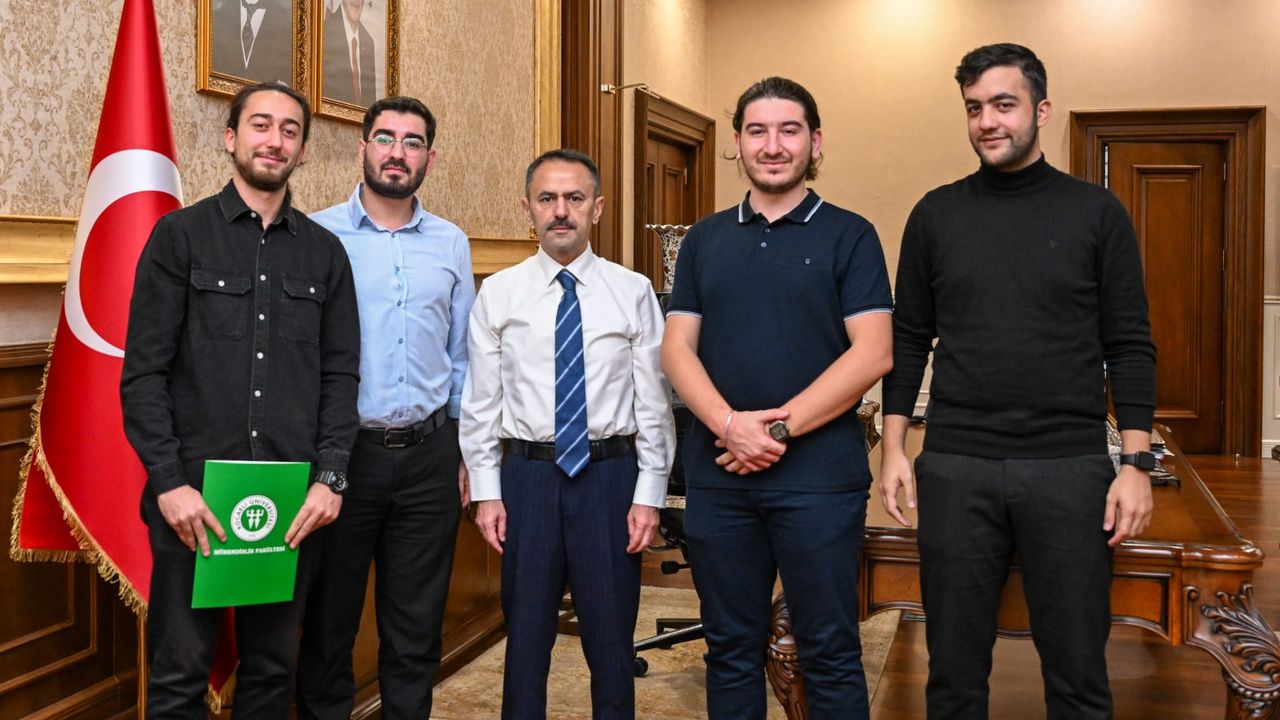 Kocaeli Üniversitesi Mekatronom Takımı’ndan Vali İlhami Aktaş’a ziyaret