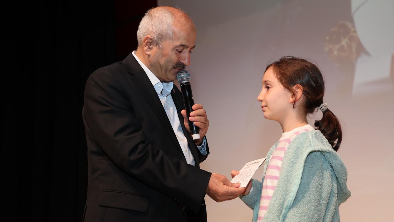 Ara tatilde miniklere sinema keyfi: Gebze'de salon tıklım tıklım doldu