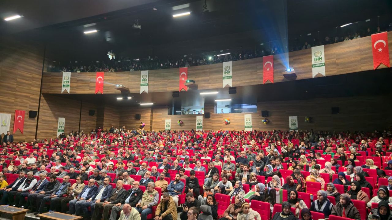 “Yetim Gecesi”nde Büyük Duyarlılık: Salon Doldu, Gönüller Taştı