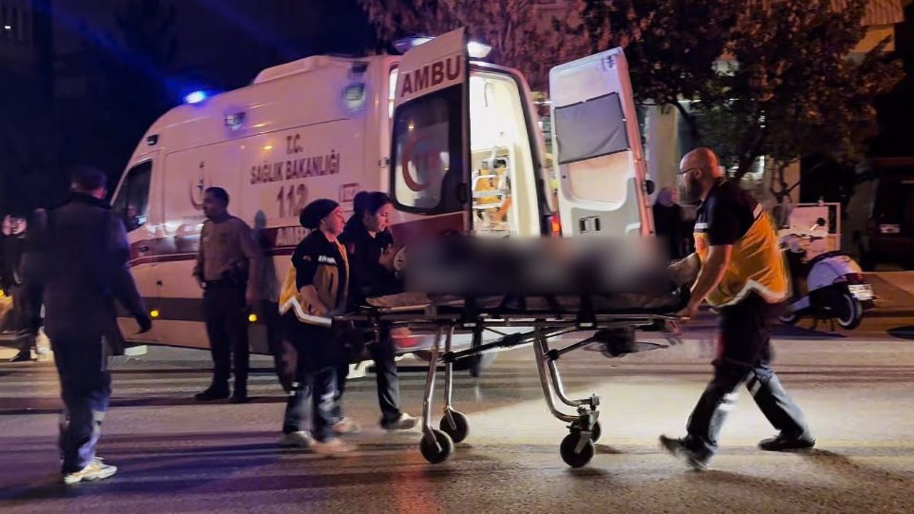 Kontrolsüz çıkış kazaya yol açtı: Motosiklet sürücüsü hastaneye kaldırıldı