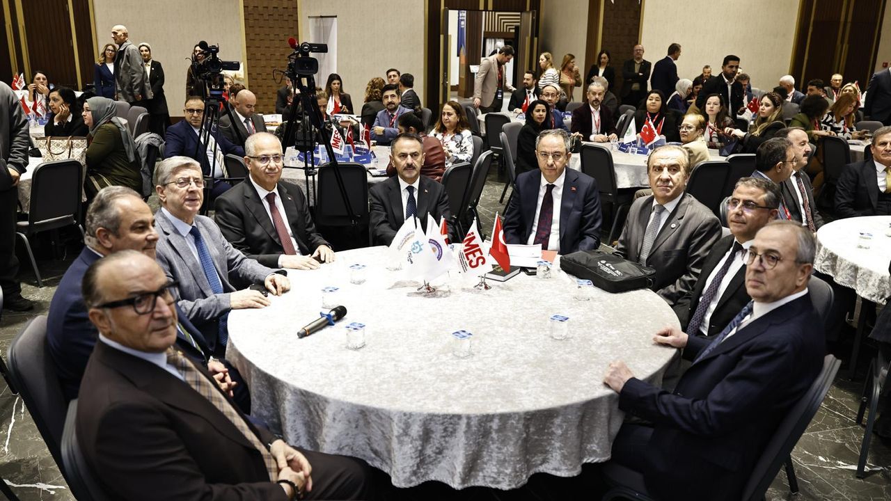 Vali İlhami Aktaş, Ulusal İşyeri Temelli Mesleki Eğitim Çalıştayı’nda Mesleki Eğitimin Geleceğini Değerlendirdi