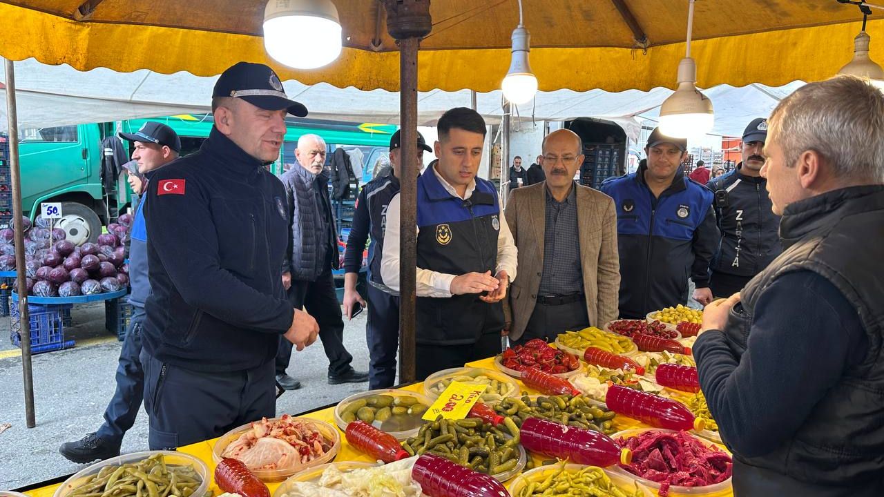 Çayırova Zabıtası’ndan semt pazarında sıkı denetim