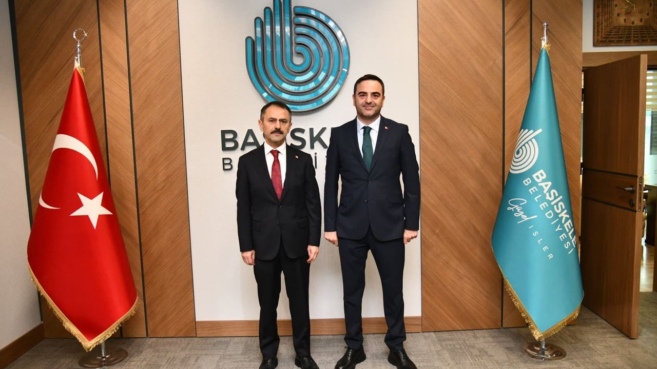 Vali İlhami Aktaş’tan Başiskele Belediyesi’ne ziyaret