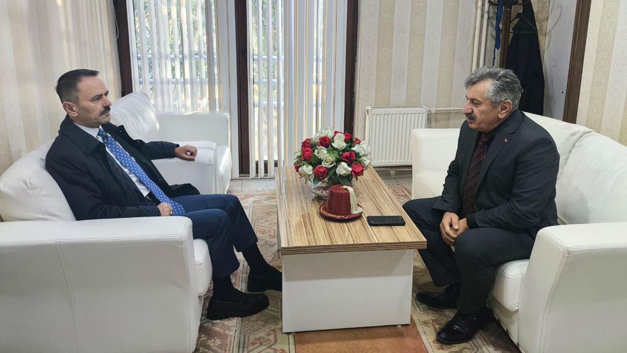 Vali İlhami Aktaş İzmit Öğretmenevi’nde İncelemelerde Bulundu