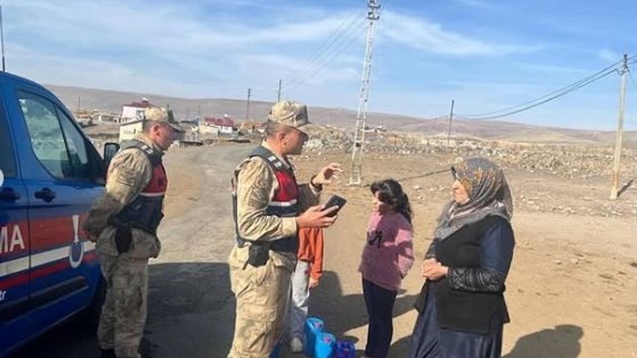 Jandarma kadına yönelik şiddeti önlemek için kapı kapı dolaşıyor