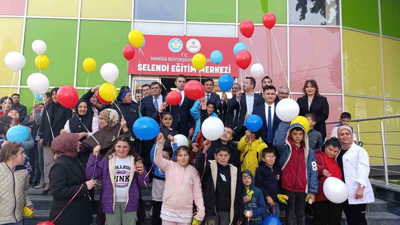 Selendi’de 3 Aralık Dünya Engelliler Günü kutlandı