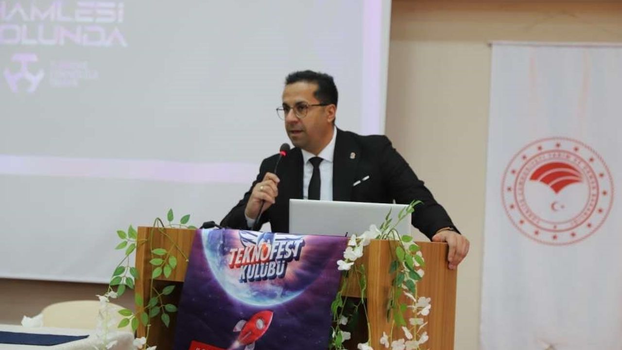 Ardahan’da "Teknofest Türkiye şampiyonluğu tecrübe paylaşımı" yapıldı