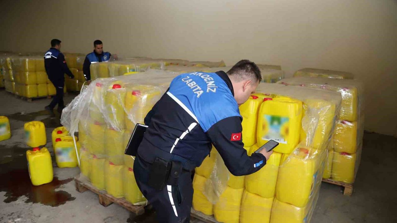 Yurt dışına yağ diye su göndereceklerdi