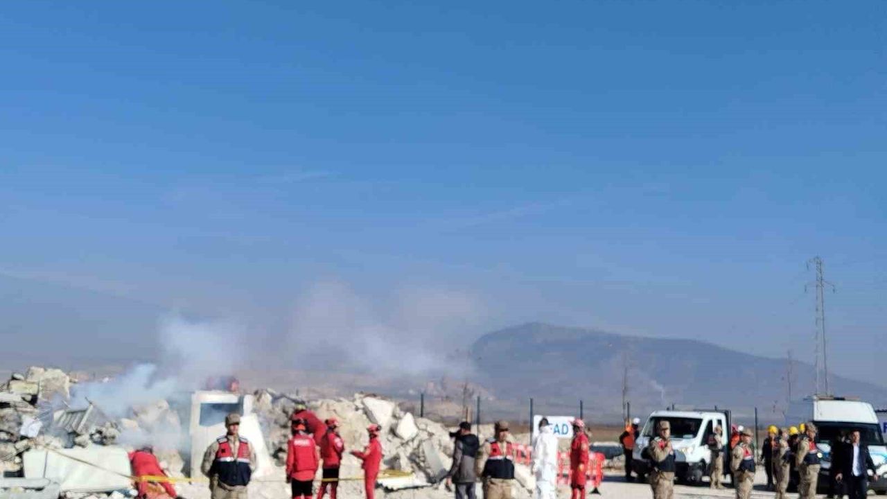 5.6 büyüklüğünde deprem senaryosu tatbikatı