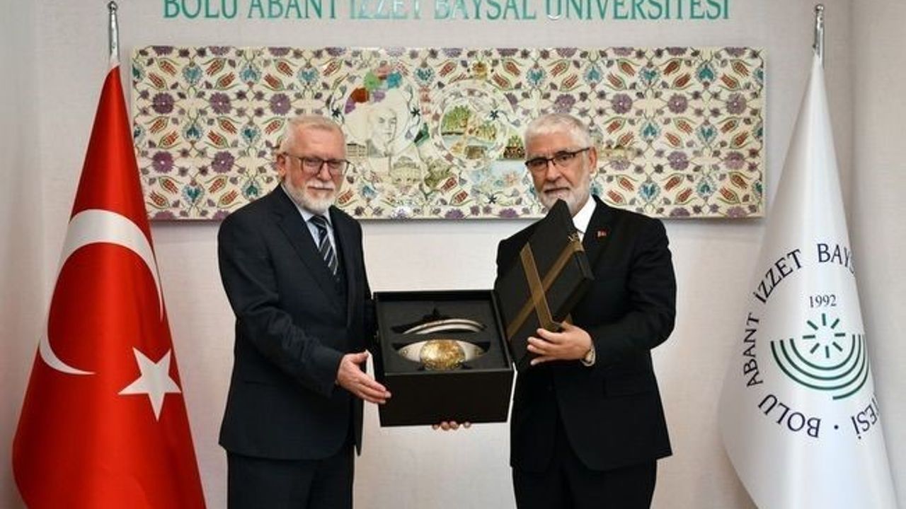 BAİBÜ’nün yeni rektörü Prof. Dr. Faruk Yiğit görevine başladı