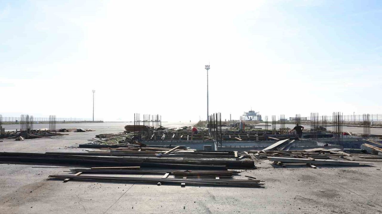 İnşa edilecek yeni feribot iskelesi incelendi