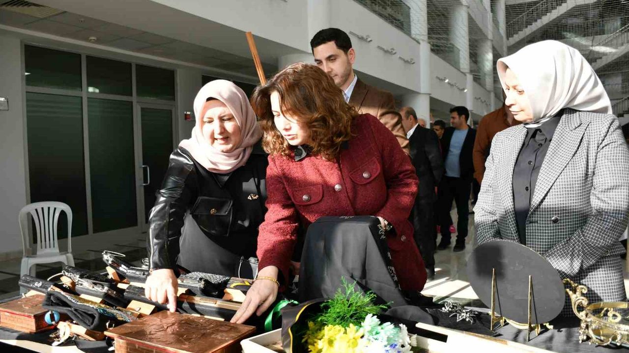 Kültür Sanatla Buluştu: Üç Boyutlu El Sanatları Sergisi Açıldı