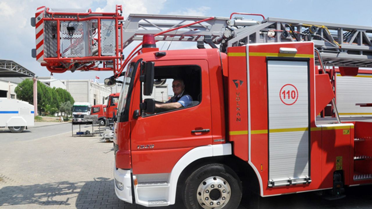 Beyoğlu’nda Gecekonduda Yangın: 2 Kişi Dumandan Etkilendi