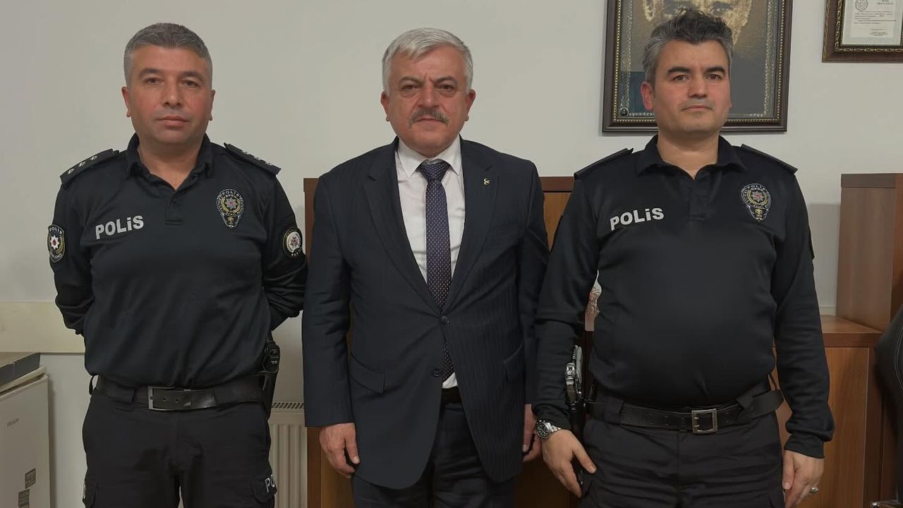 MHP Kocaeli İl Başkanı'ndan Polis Merkezine Yeni Yıl Ziyareti