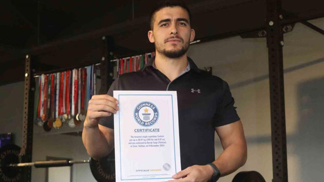 Burak Yazgı’dan Guinness rekoru: Turkish Get-Up’ta 116,8 kilo