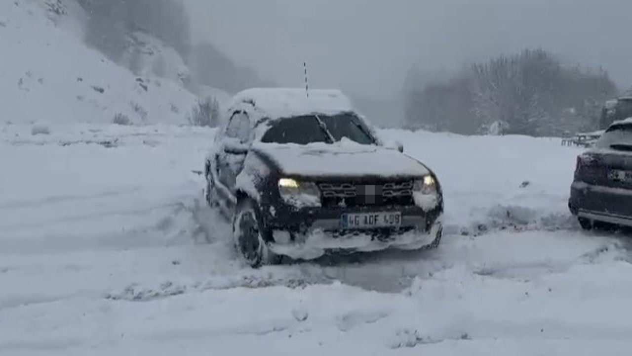 Sakarya’da Kar Yağışı Etkisini Artırdı: Yüksek Kesimlerde 30 Santimetreyi Buldu