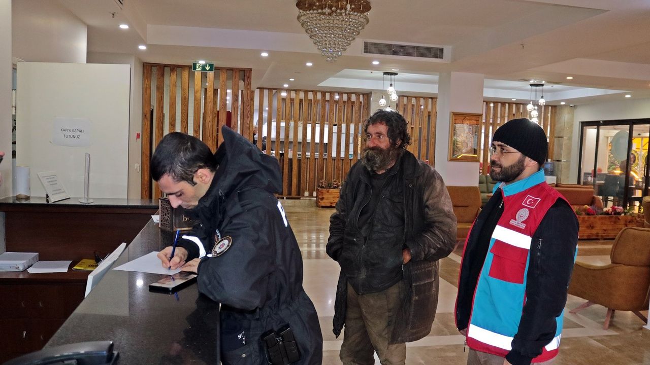 İstanbul Valiliği’nden Evsiz Vatandaşlara Destek: 159 Kişi Otellere Yerleştirildi