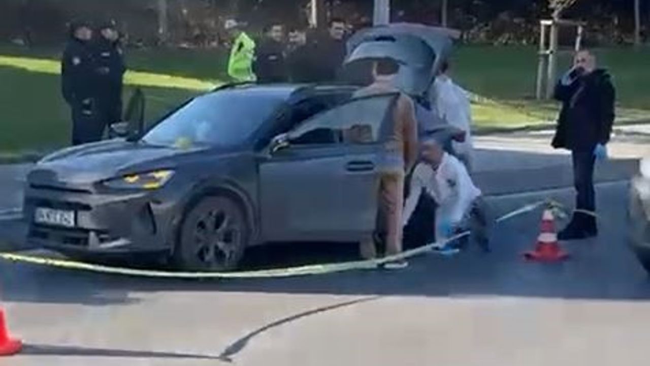 Bakırköy'de seyir halindeki otomobile silahlı saldırı: 1 ölü