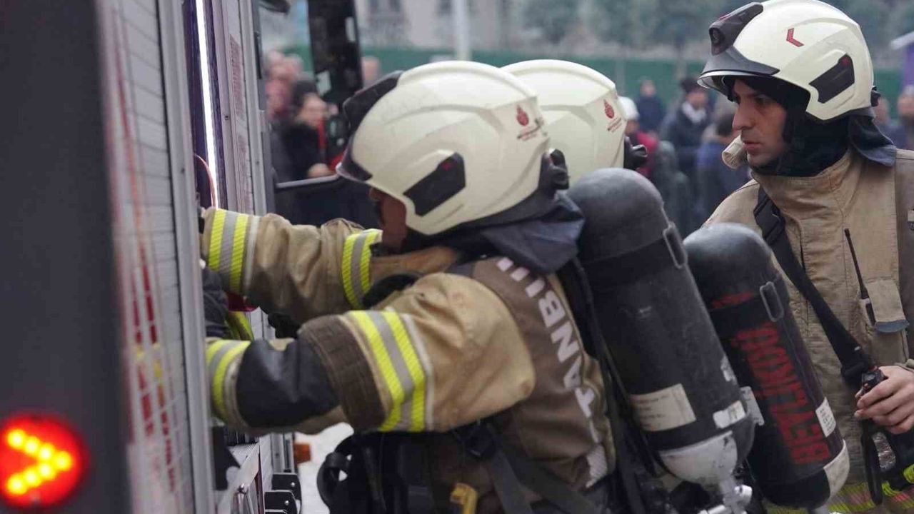 Beyoğlu Belediyesi’nden Tarihi Bina’da Gerçekçi Deprem Tatbikatı