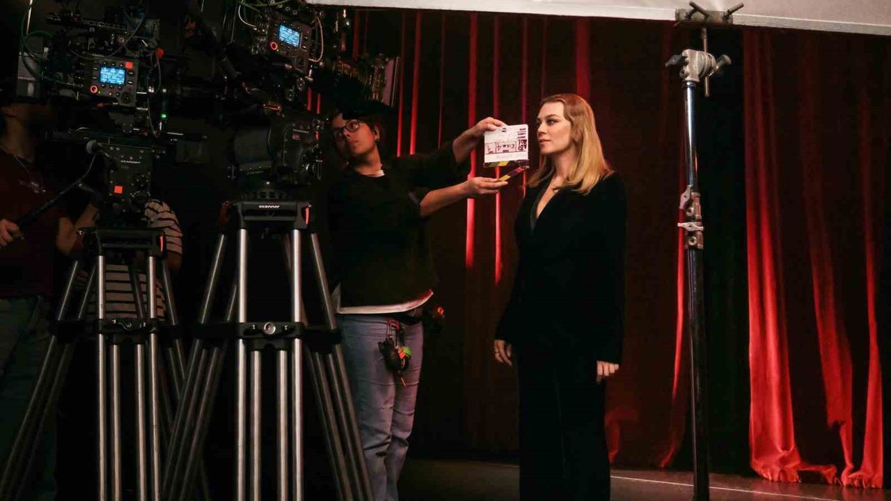 Demet Evgâr'dan Vodafone Kırmızı Işık uygulamasıyla şiddete dur çağrısı