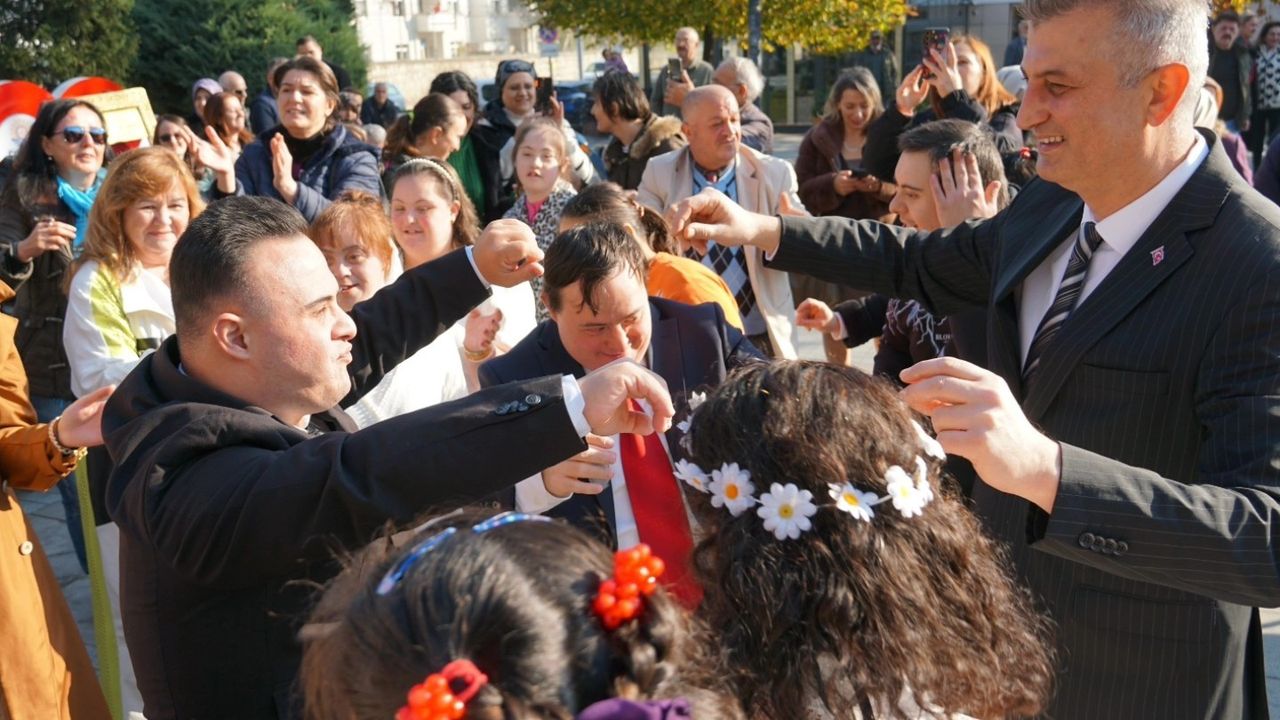 Engelliler günü mesajı: 'Bir gün değil, her gün beraberiz'