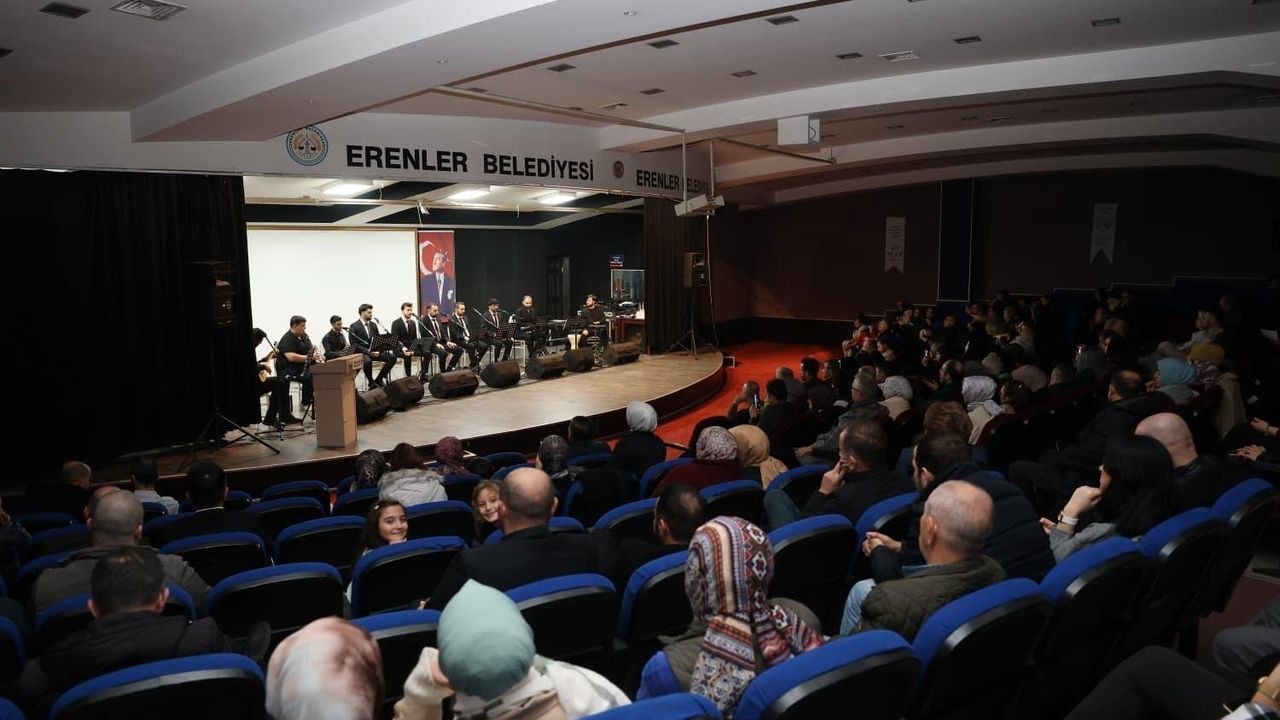 Erenler’de “Hikâyeli Türküler” gecesi büyük ilgi gördü