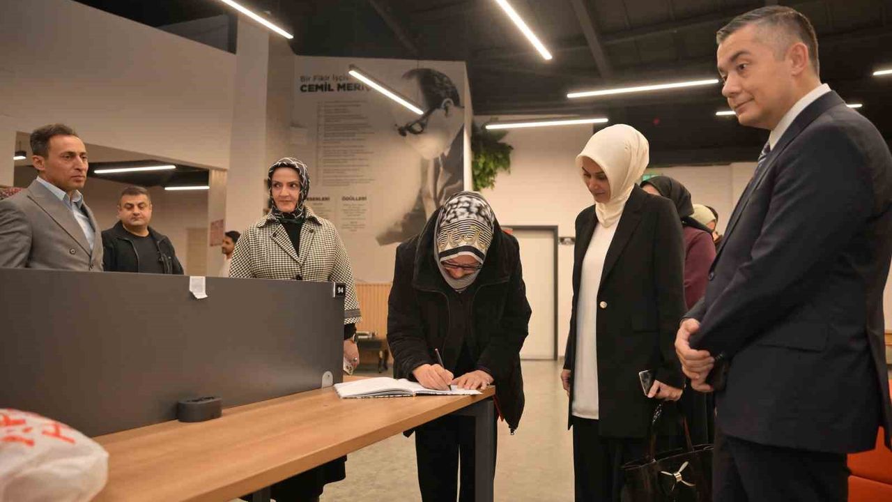 Esenyurt’ta Cemil Meriç Anısına Söyleşi Düzenlendi