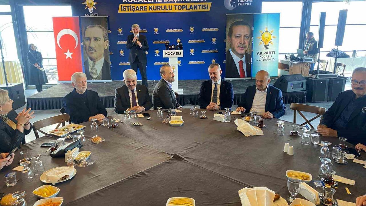 Eski bakan Osman Pepe'den 'Yeni Yalta yazılıyor' uyarısı