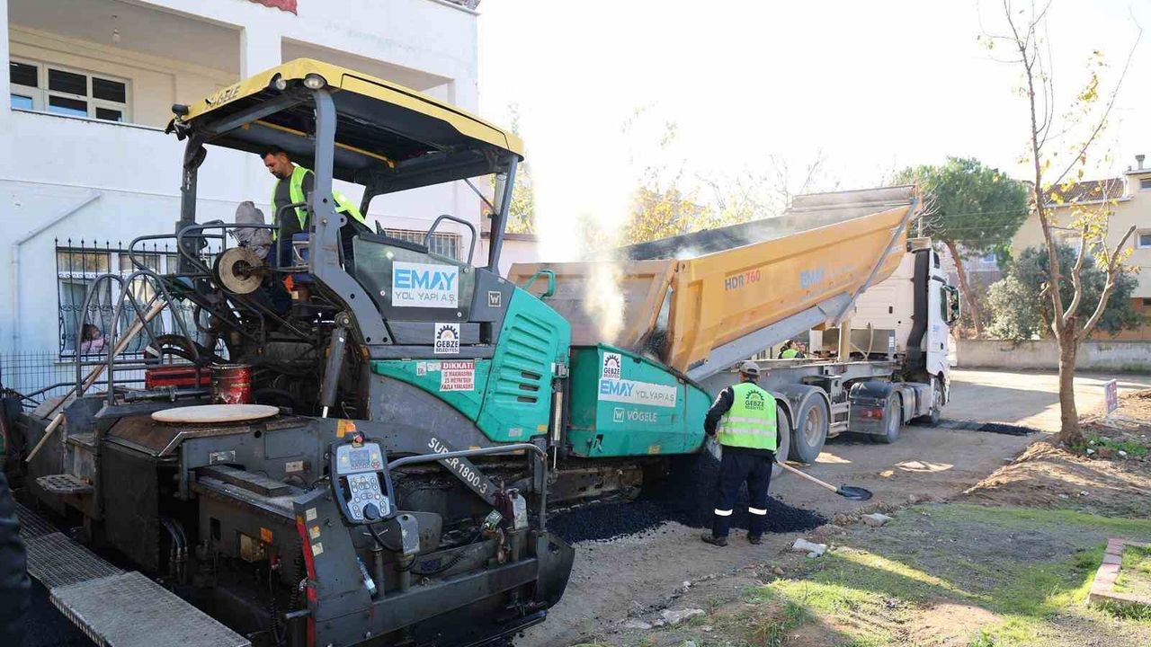 Gebze'de 90 sokakta yol çalışması