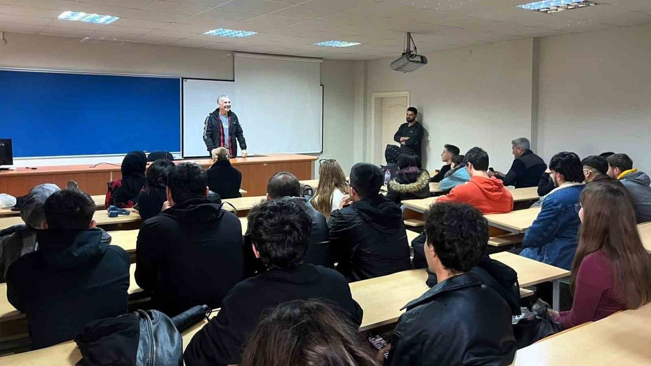 Görme Engelli Savaş Saygılı, SUBÜ’de Yaşam Deneyimlerini Paylaştı