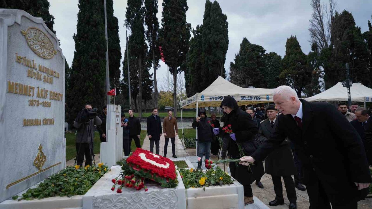 Mehmet Akif Ersoy 89. Yılında Anıldı: Bir Nesil Daha Huzurundaydı