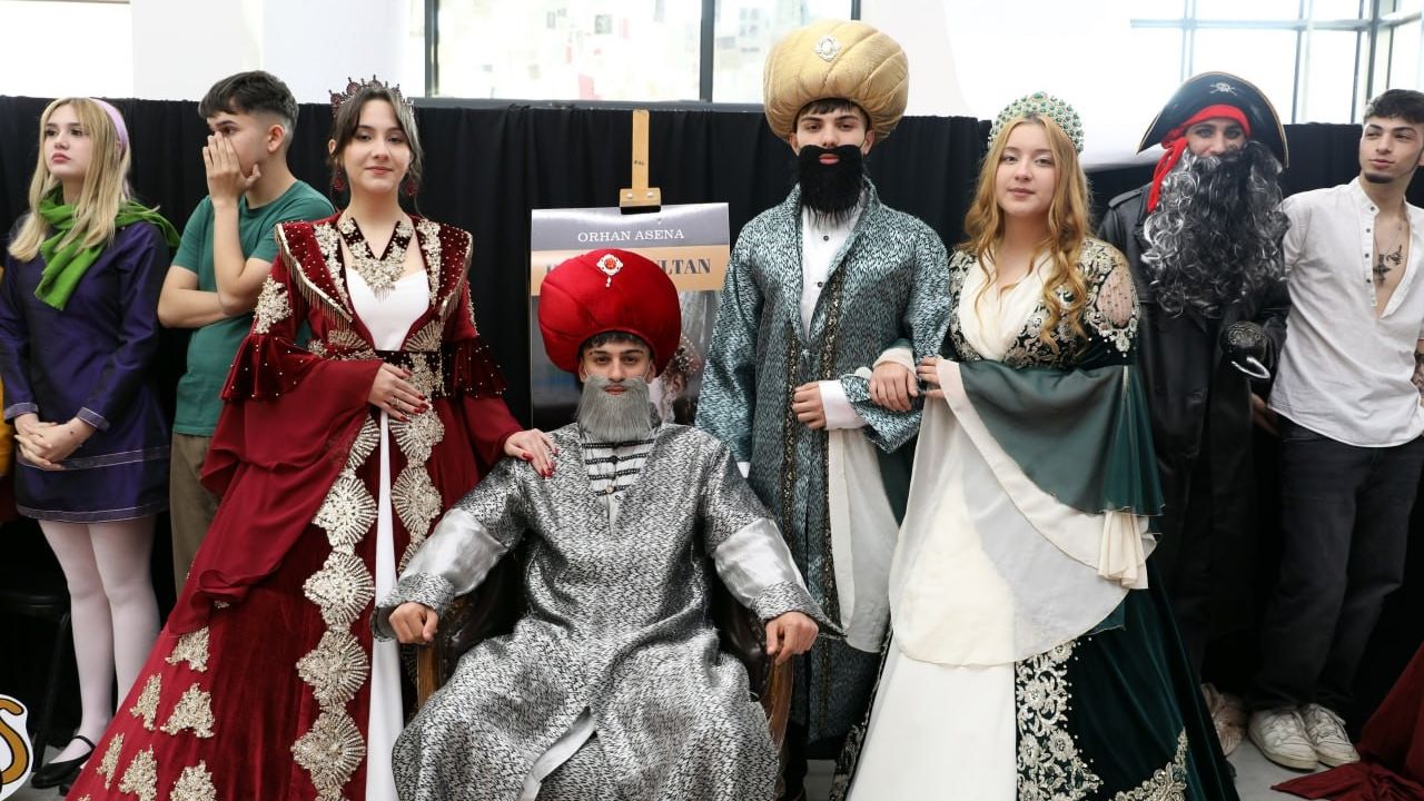 Öğrenciler roman kahramanlarını tanıttı