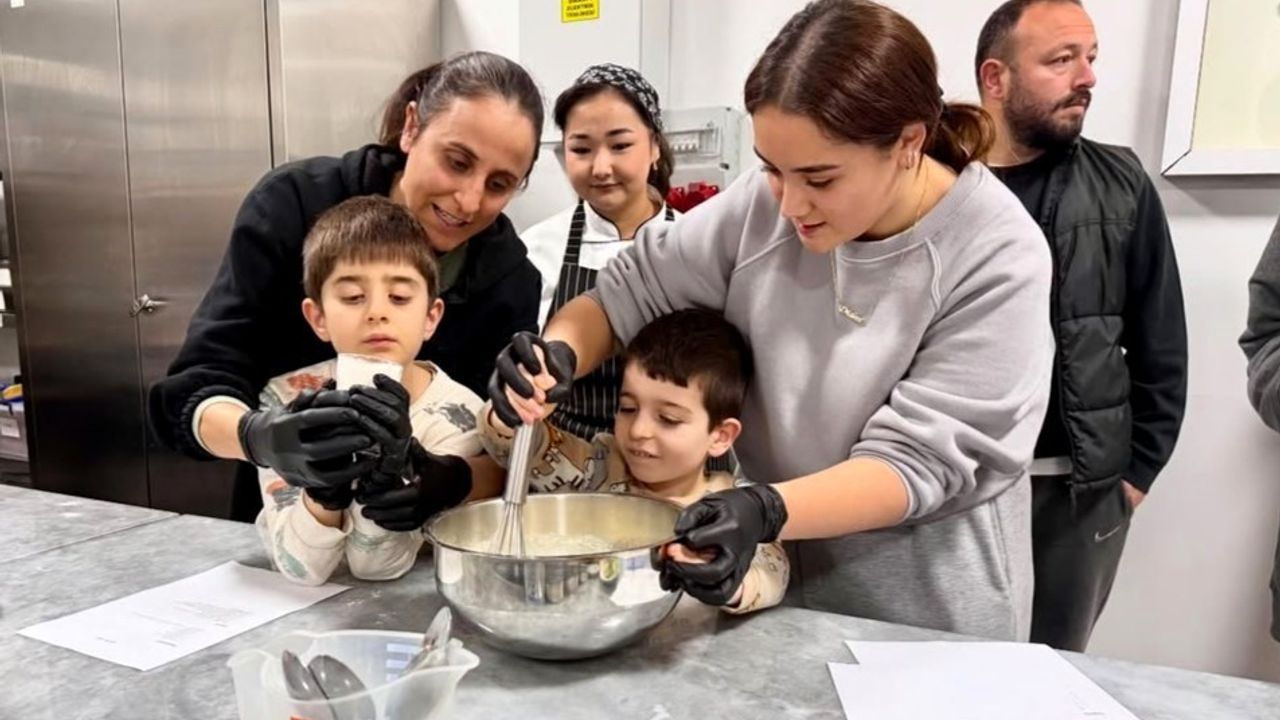 Engelsiz tarifler bol kahkaha: Üniversitelilerle özel bireyler mutfakta buluştu