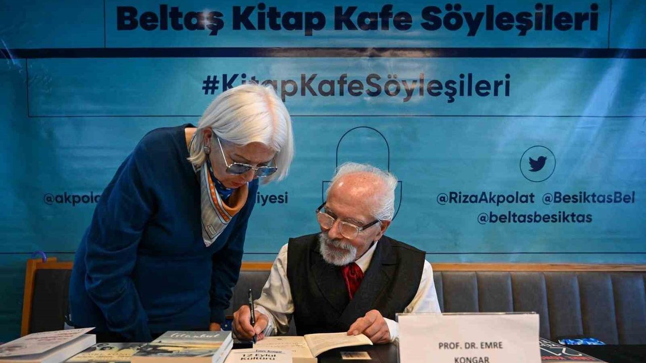 Prof. Dr. Emre Kongar, Beltaş Kitap Kafe'de okurlarıyla buluştu