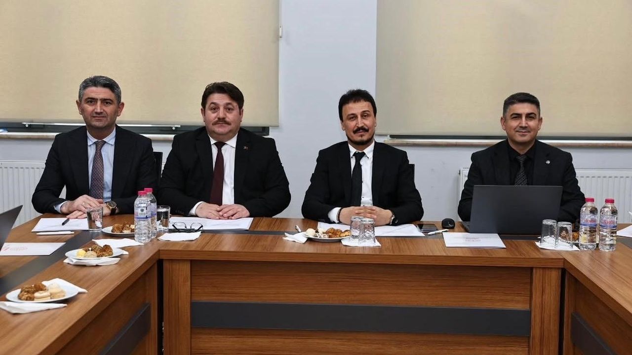 SAÜ'de öğretmen adaylarını güçlendirecek yeni adımlar görüşüldü