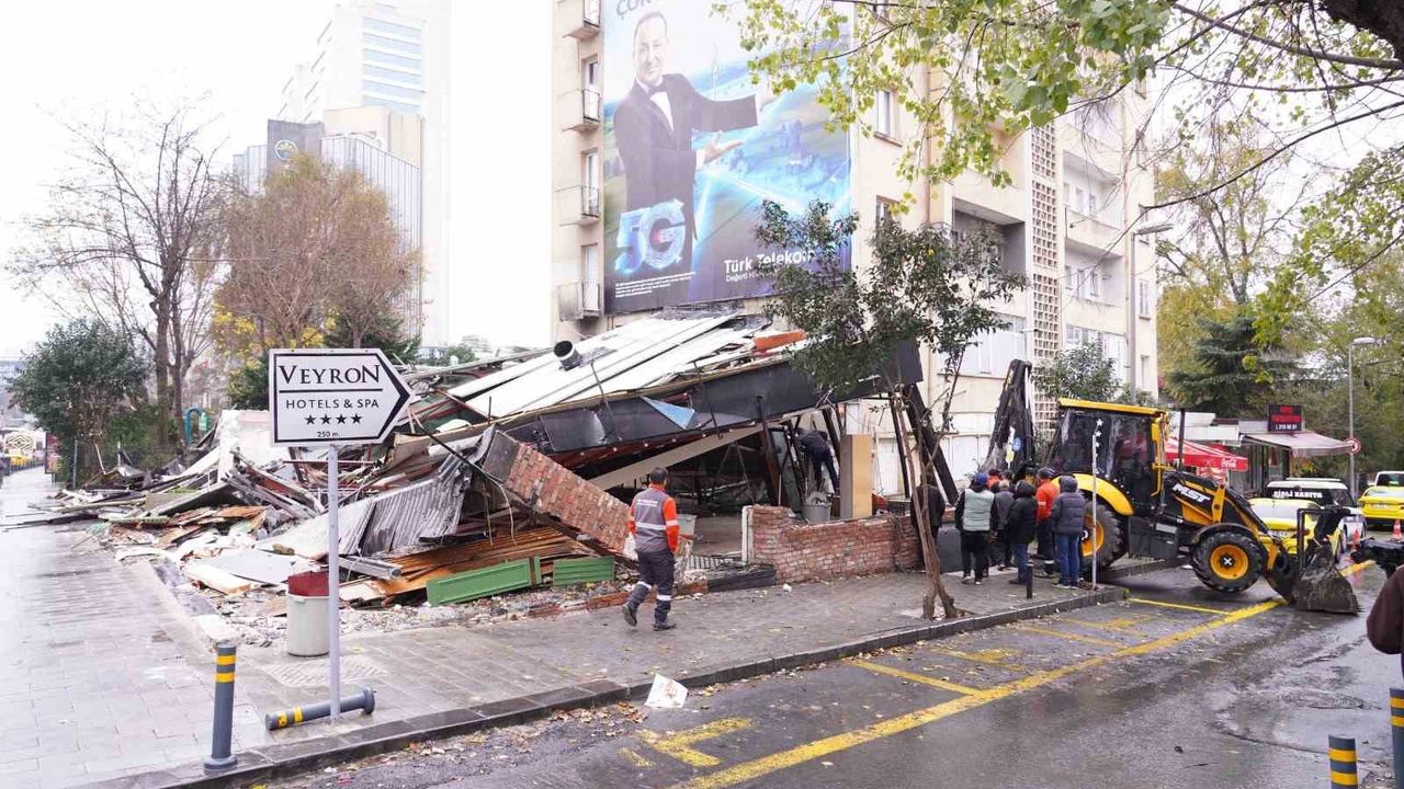 Lahmacun vakasındaki kebapçı yıkıldı: 25 kişi zehirlenmişti