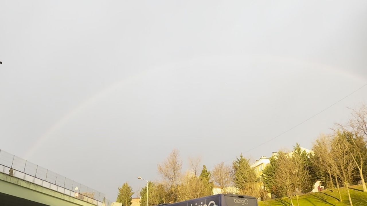 Soğuk havadan sonra İstanbul’da gökkuşağı sürprizi