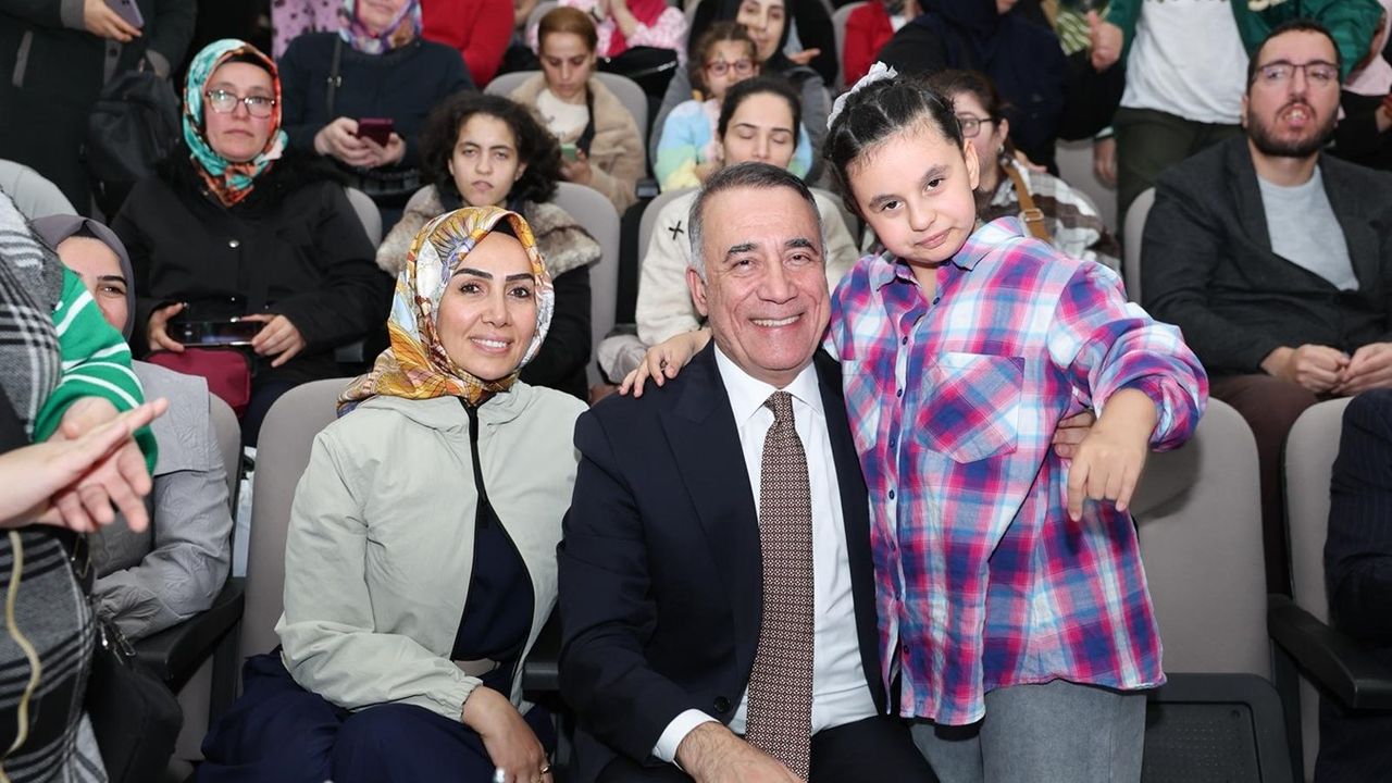 Sultangazi’de engeller bir bir aşılıyor: Başkan Dursun’dan dikkat çeken açıklamalar