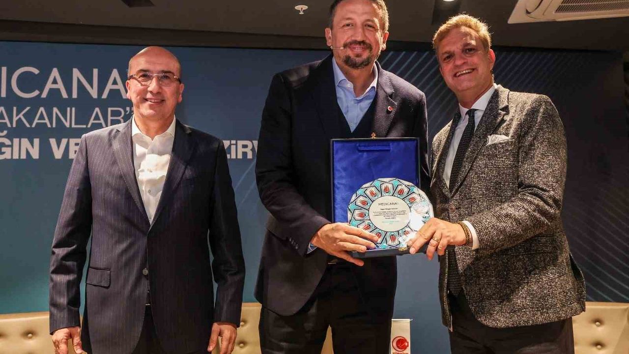 Hidayet Türkoğlu sahada öğrendiğini yönetime taşıdı