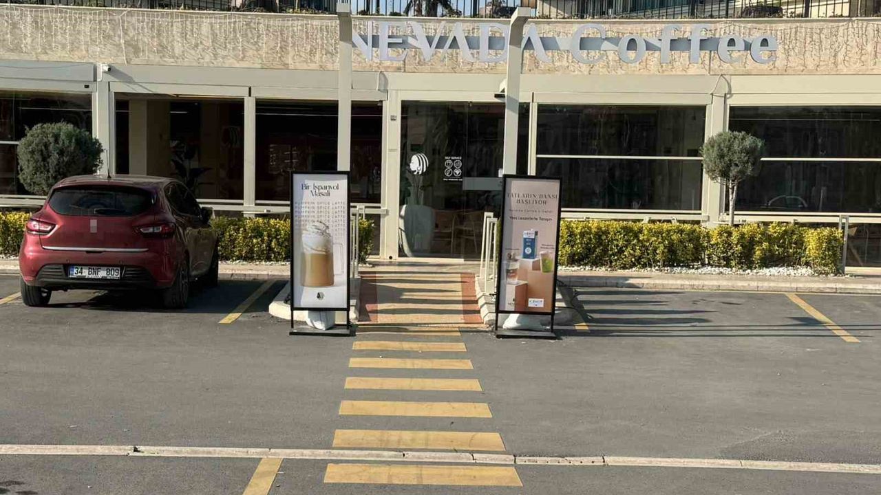 Yemek programının şampiyonuna ait hamburgerci kurşunlandı