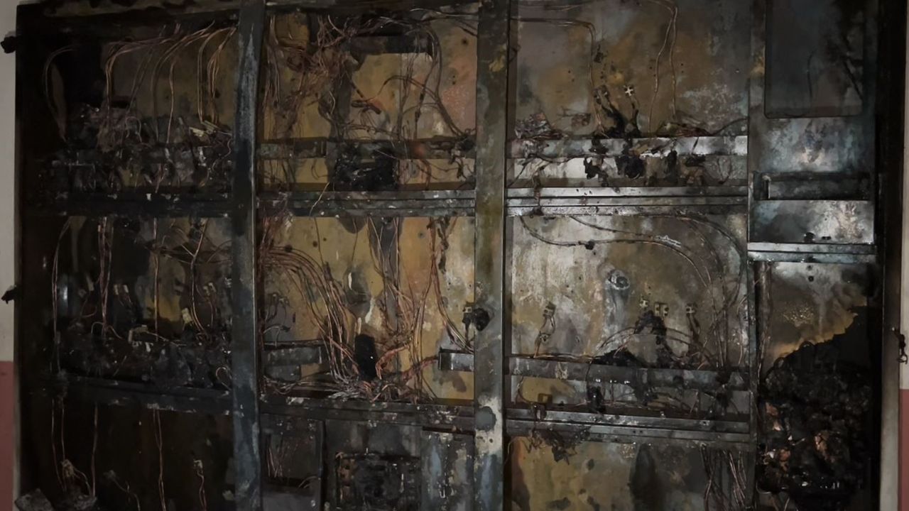 Zeytinburnu'nda korkutan yangın: 4 kişi hastaneye kaldırıldı