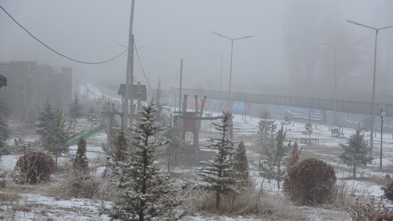 Ardahan eksi 15 dereceyle buz kesti