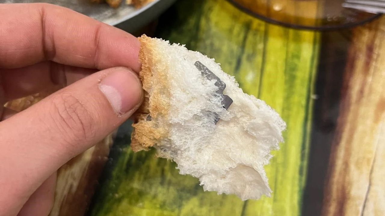 Kocaeli’de Ekmekten Jilet Çıktı: Aile Kahvaltısında Faciadan Dönüldü