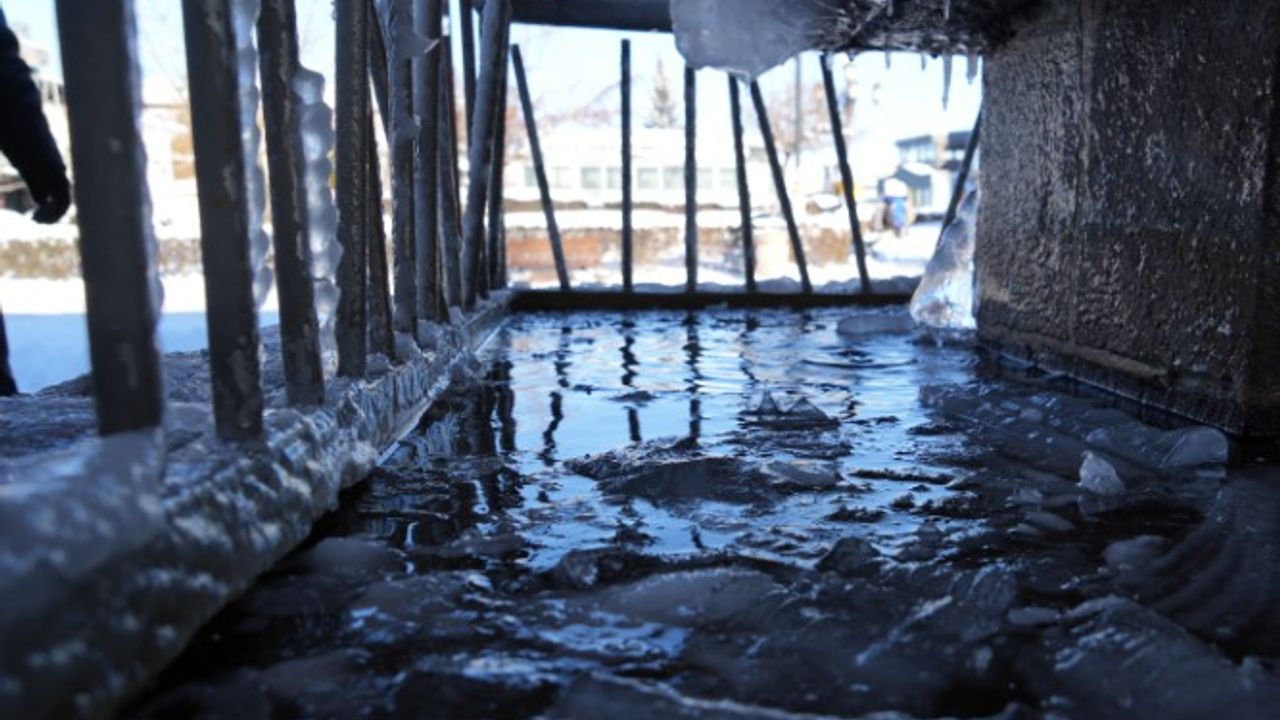 Türkiye’nin en soğuk noktası oldu : Çeşmeler bile buz tuttu
