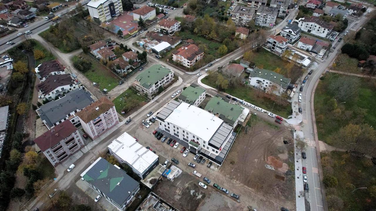 Başiskele Sahilinde 1. Etap Yaya Kaldırımları Tamamlandı