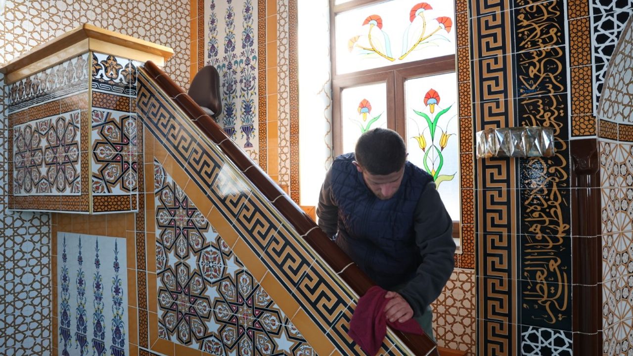 Kartepe’de Camiler Üç Aylar İçin Özenle Temizlendi