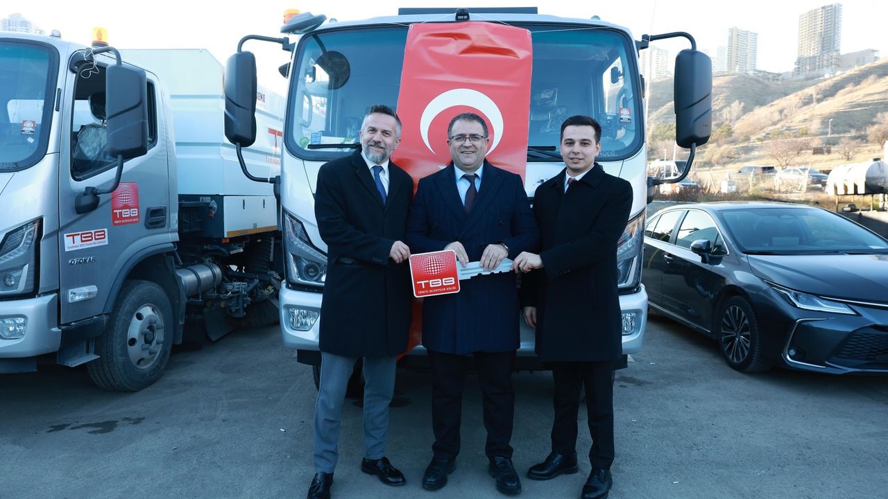 Derince’de Temizlikte Yeni Dönem: Belediye Filosuna Takviye Yapıldı