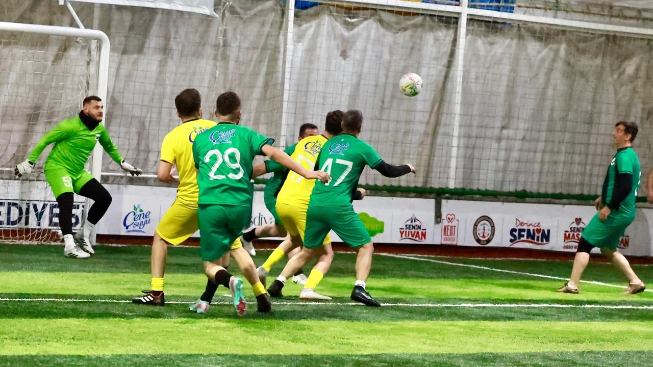 Derince’de Kurumlar Arası Futbol Turnuvası Heyecanı Başladı