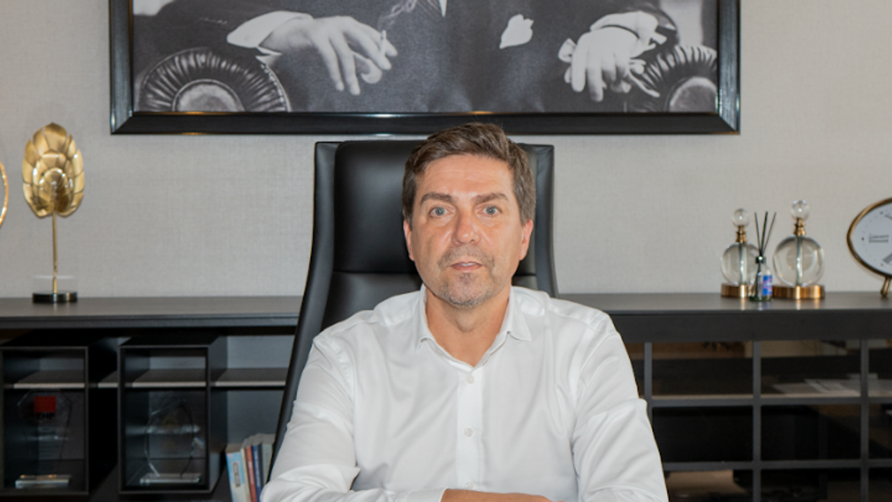 Bülent Sarı’dan Yeni Yıl Mesajı: “2026 Demokrasi, Adalet ve Özgürlük Getirsin”