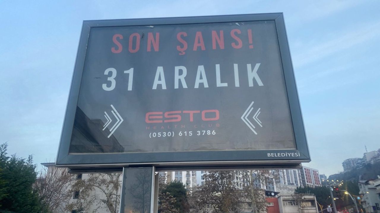 İzmit’te “Son Şans” Bilbordları Merak Uyandırdı